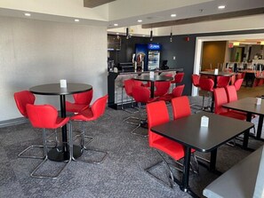 Bar (on property) - Microtel Inn & Suites by Wyndham Timmins (Timmins)