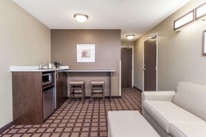 Desk, laptop workspace, iron/ironing board, rollaway beds