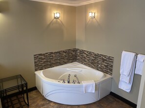 豪華套房, 1 張加大雙人床, 非吸煙房, 熱水浴缸 | 私人 SPA 浴池