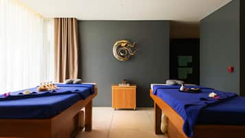 Couples treatment room(s), sauna, hot tub, steam room, body treatments