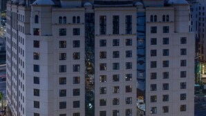 Imej tidak diklasifikasikan, 3 daripada 99, butang