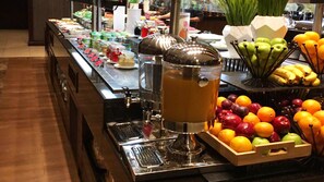 Desayuno buffet todos los días (con cargo) 