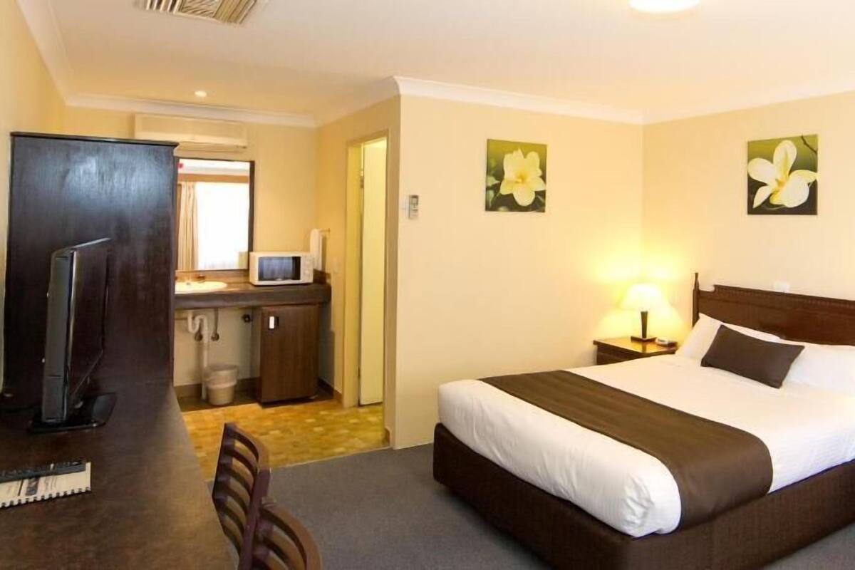 أغطية فراش متميزة وألحفة محشوة بالريش وبديكورات فريدة لكل غرفة ومكتب