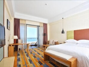 In-room safe, desk, rollaway beds, free WiFi - Days Hotel Suites by Wyndham Yangjiang (Yangjiang)