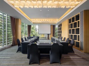 Meeting facility - DoubleTree by Hilton Jakarta Kemayoran (Jakarta)