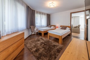 Apartment 6.5 Rooms, 2nd Floor