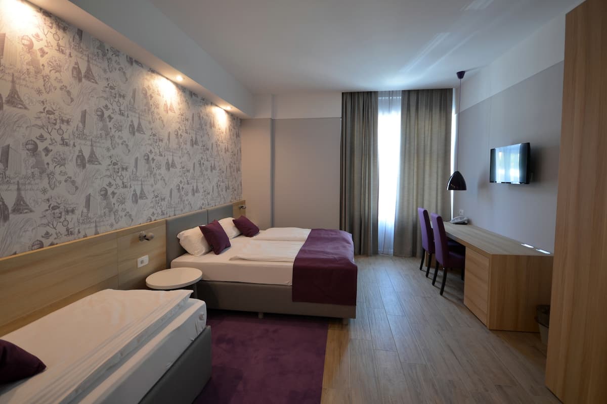 Classic Triple Room, Private Bathroom