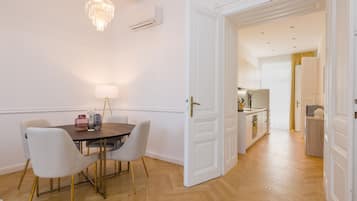 Executive Suite, 2 Bedrooms (incl. 39€ cleaning fee) | Living area | Flat-screen TV