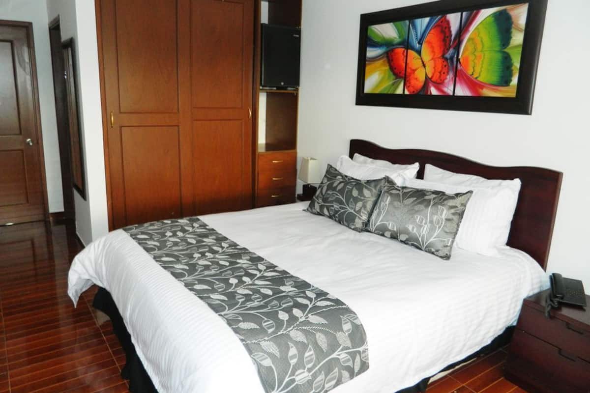 Standard Room | 1 bedroom, premium bedding, pillowtop beds, minibar