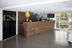 Reception - Hotel Colombians Suite International (Bogotá)