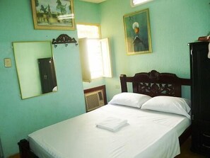 Planxa i posts de planxar i wifi gratuïta 