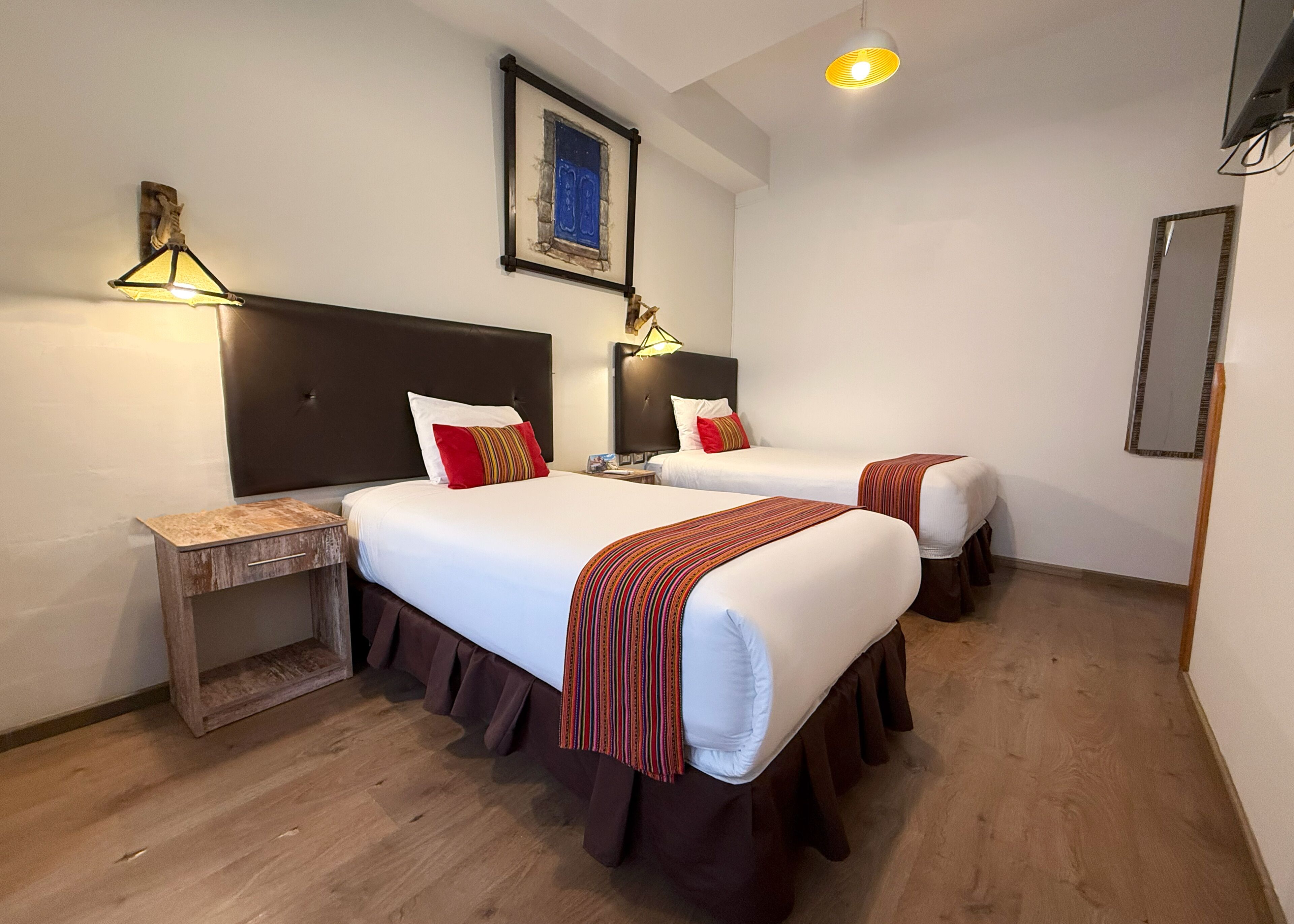 Camera Superior con 2 letti singoli | Una cassaforte in camera, una scrivania, Wi-Fi gratuito, lenzuola