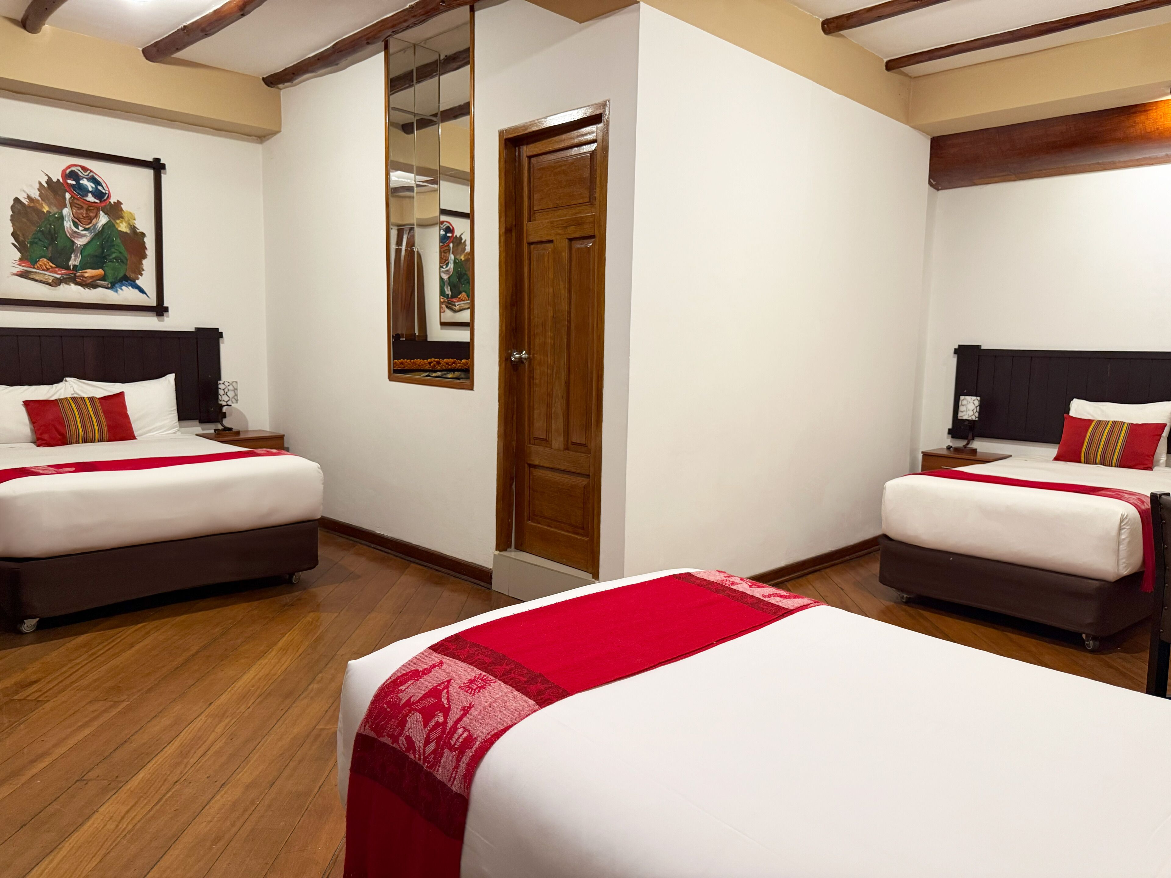 Superior Quadruple Room | In-room safe, desk, free WiFi, bed sheets