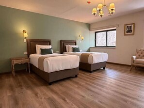 Deluxe Twin Room | In-room safe, desk, free WiFi, bed sheets - Hotel Monasterio San Pedro (Cusco)