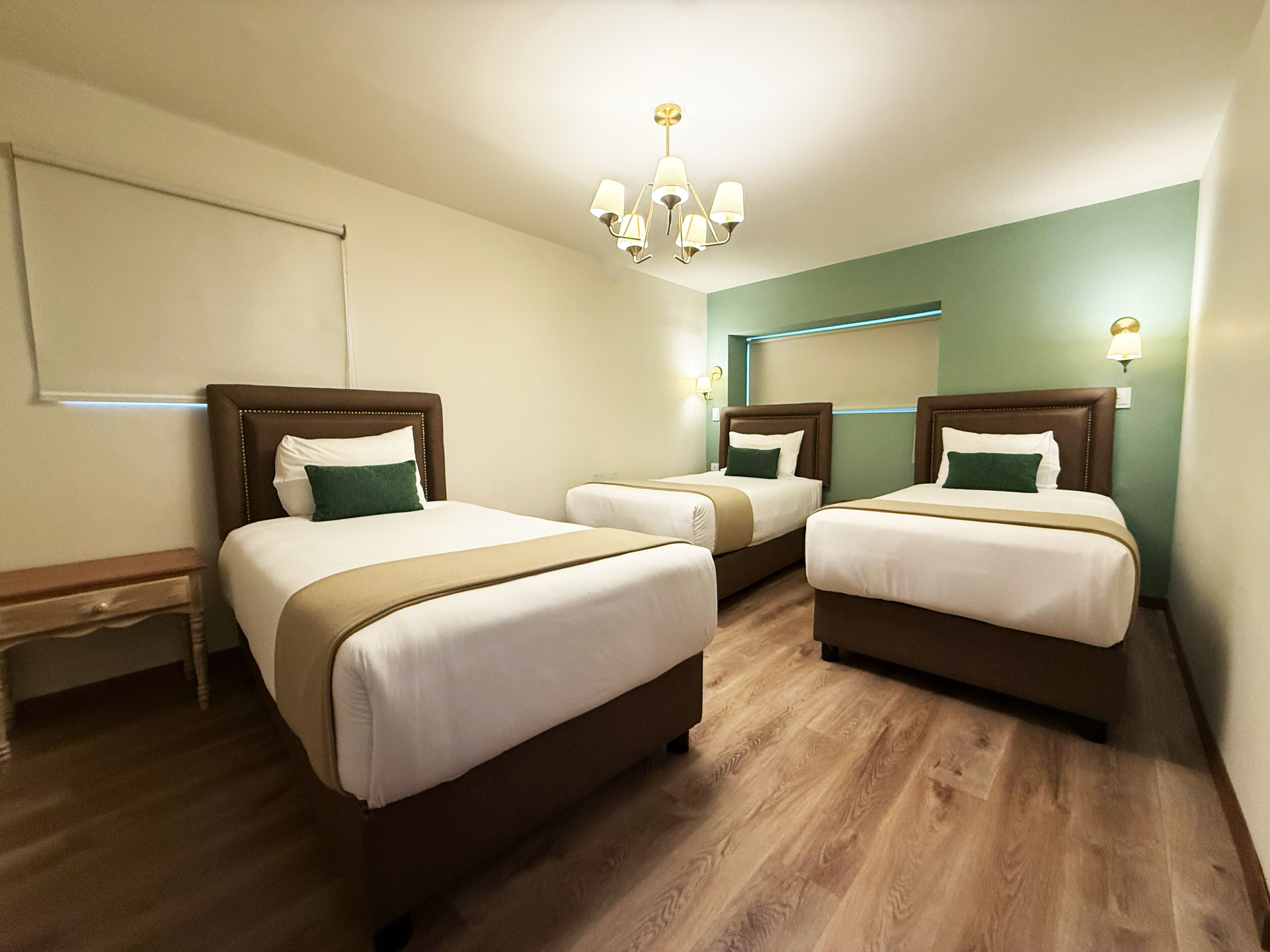 Tripla Deluxe | Una cassaforte in camera, una scrivania, Wi-Fi gratuito, lenzuola