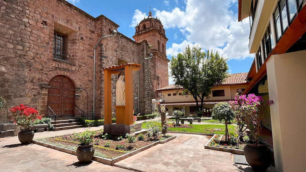 Hotel Monasterio San Pedro by null