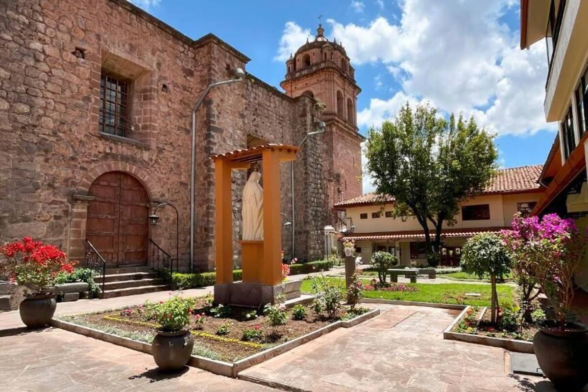 Studiosuite, balkong, hageutsikt (Suite Balcon) | Safe på rommet, skrivebord, wi-fi (inkludert) og sengetøy