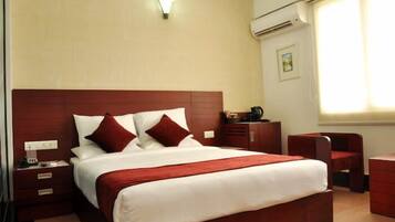 Executive Room | Minibar, in-room safe, soundproofing, free WiFi