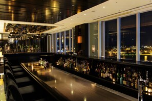 Bar (on property) - Rihga Royal Gran Okinawa (Naha)