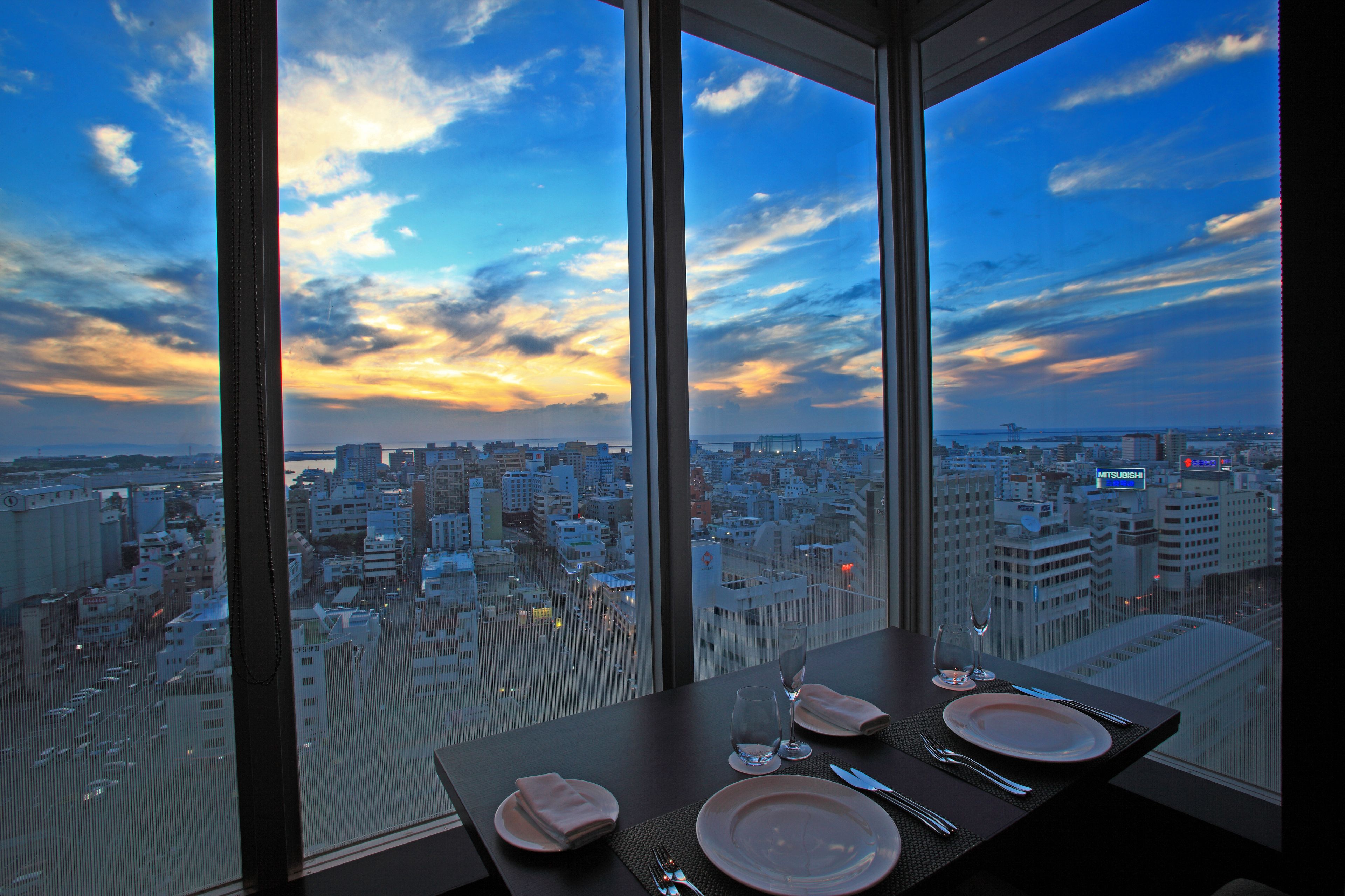 breakfast, lunch and dinner served