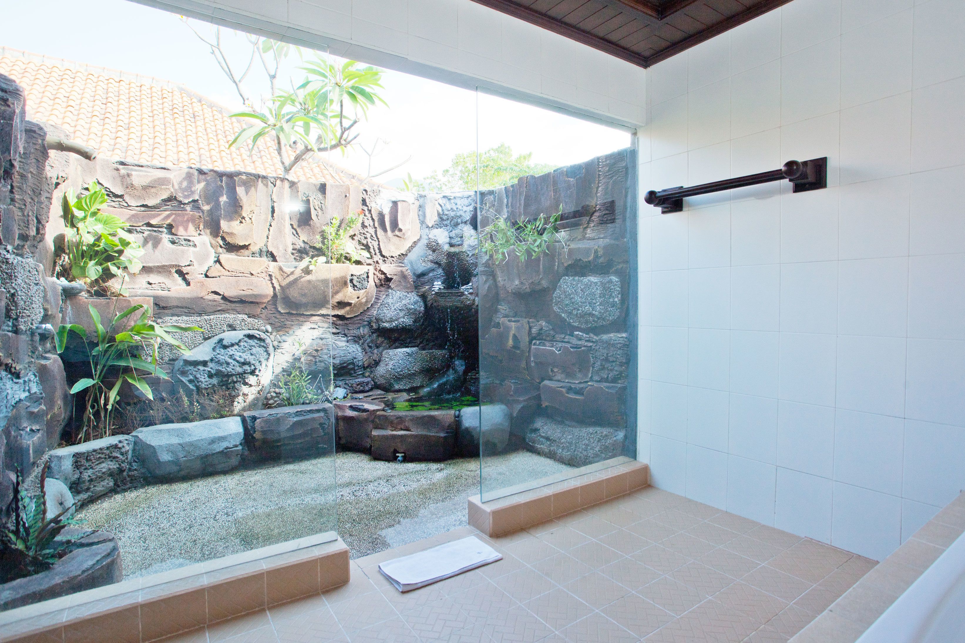 super deluxe sea view | bathroom | free toiletries, hair dryer, bathrobes, slippers