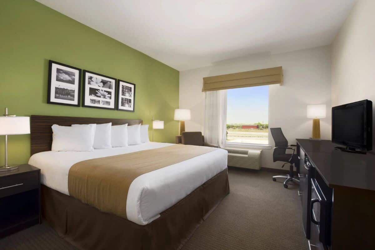 Standard Room, 1 King Bed