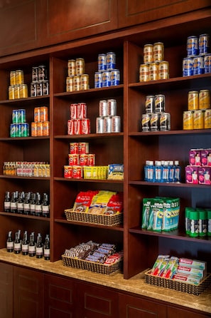 Breakfast, lunch, dinner and brunch served - Hilton Garden Inn Hanoi (Hanoi)