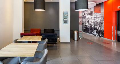 Easy Planet Bangkok Asoke