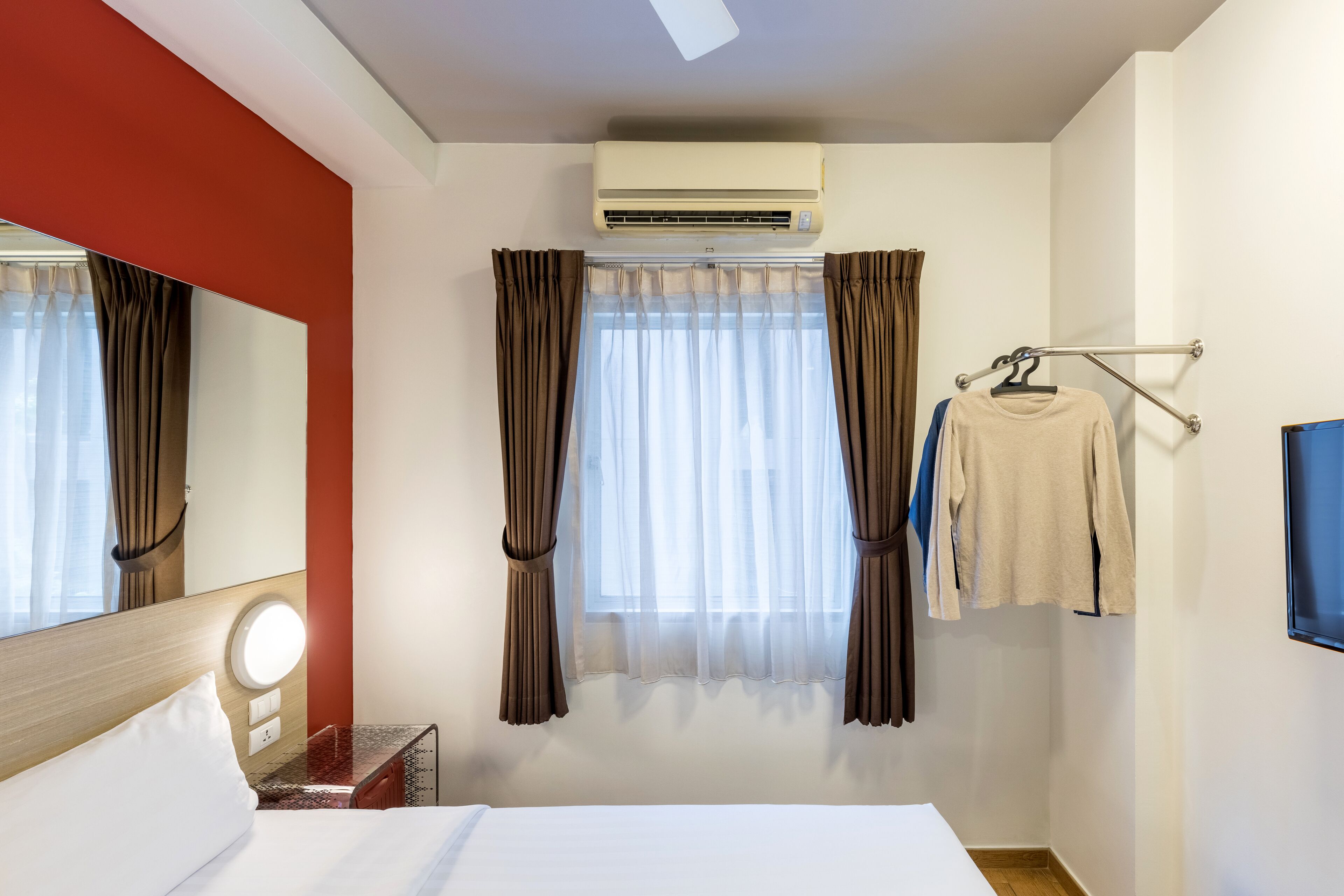 standard double room | in-room safe, soundproofing, free wifi, bed sheets