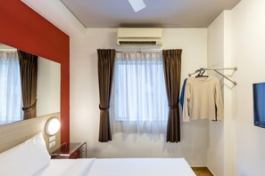 In-room safe, soundproofing, free WiFi, bed sheets - Easy Planet Bangkok Asoke (Bangkok)