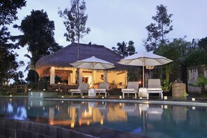 Outdoor pool - Puri Sebatu Resort (Sebatu)