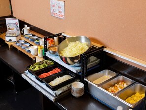 Tägliches Frühstücksbuffet gegen Gebühr