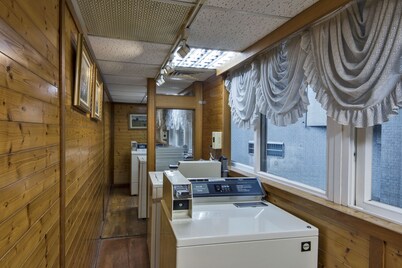 Carlton Hotel Chunghwa