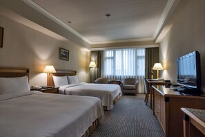 In-room safe, desk, free WiFi