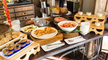 Daily continental breakfast (USD 10 per person)