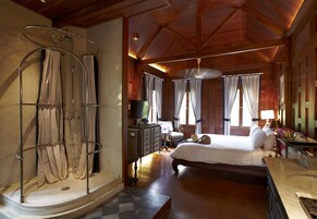 Deluxe Room | Free minibar, in-room safe, individually decorated