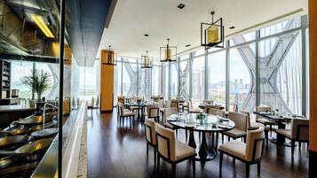 Se ofrece un desayuno bufé (228 CNY por persona)