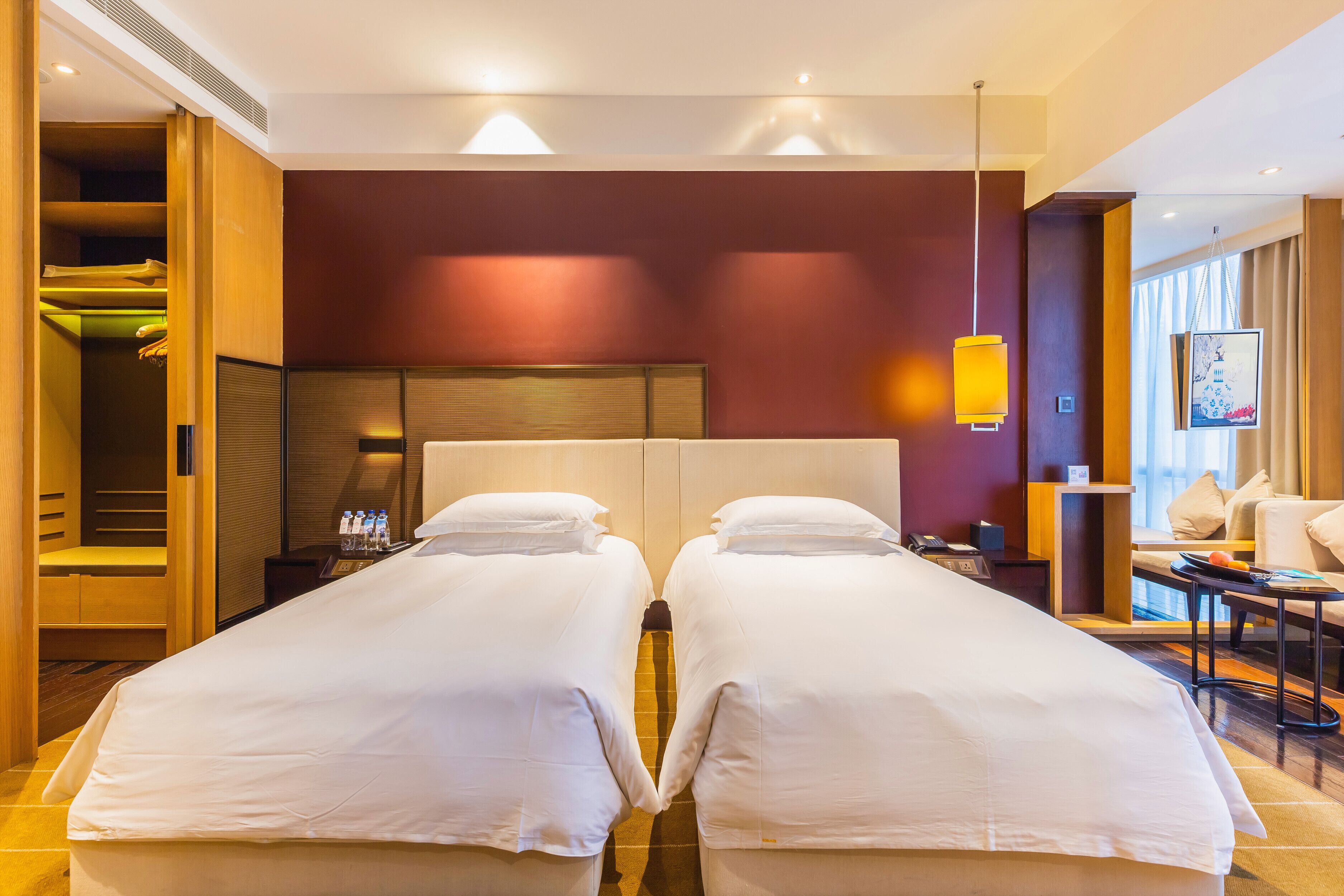 deluxe twin room | premium bedding, down duvets, pillow-top beds, free minibar