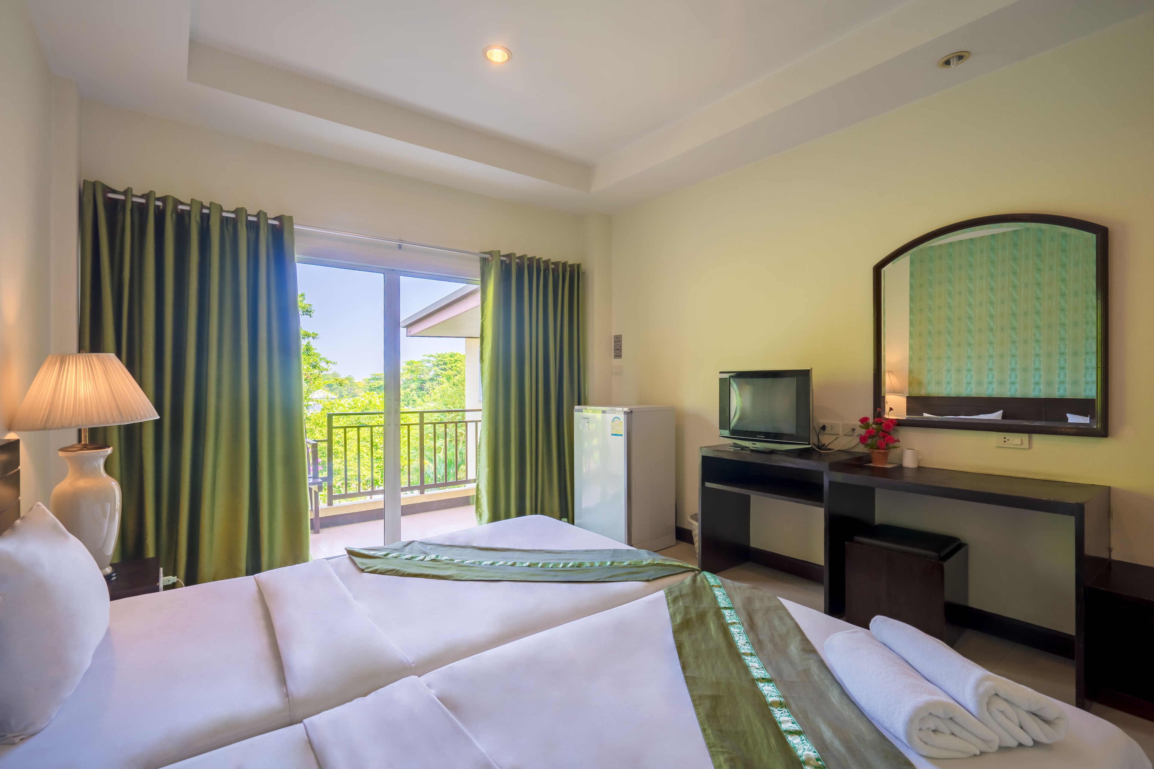 standard room | premium bedding, individually furnished, desk, free wifi