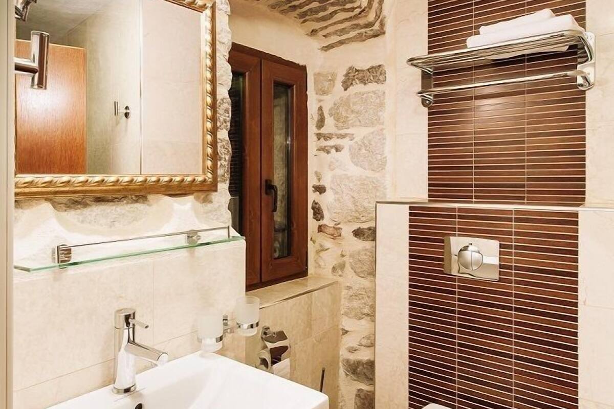 minibar, in-room safe, desk, soundproofing