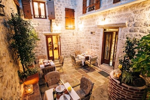 Free daily English breakfast - Galathea Hotel (Kotor)