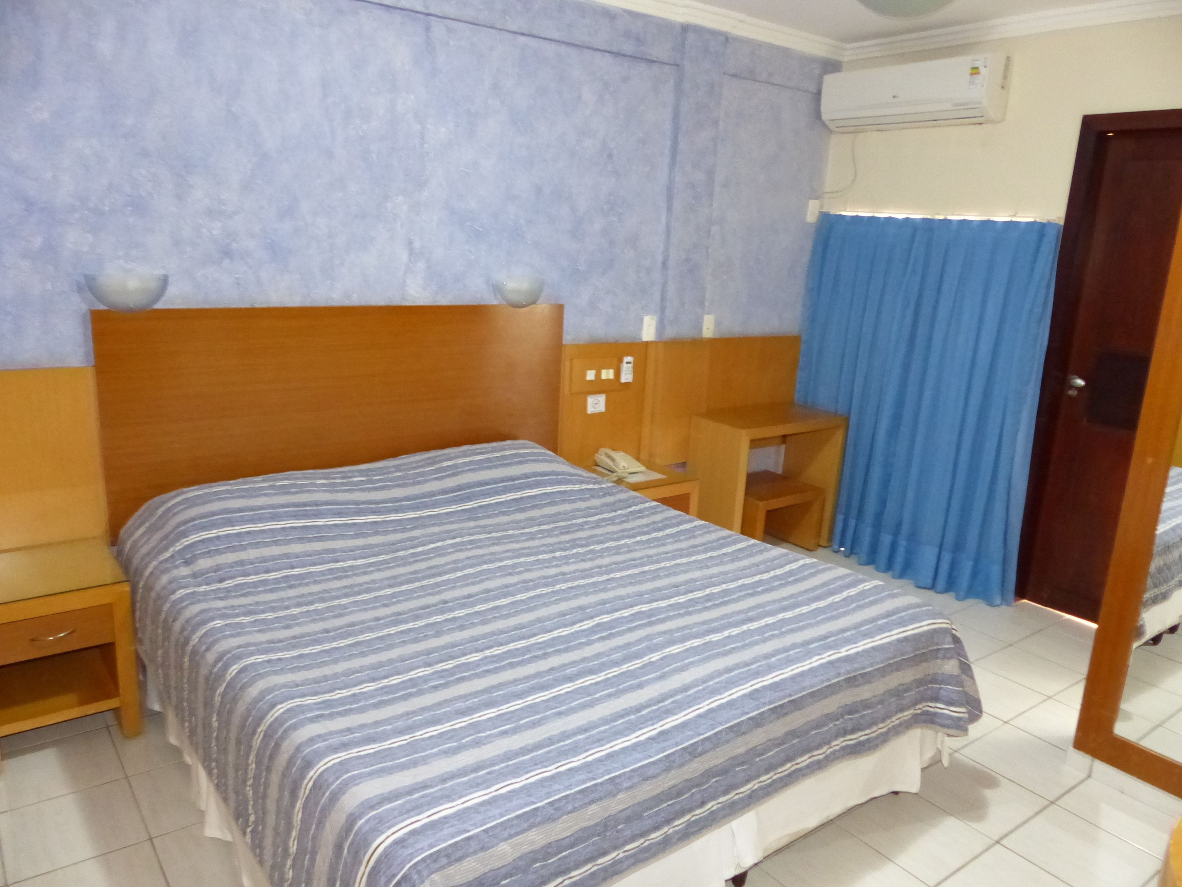 standard double or twin room | minibar, in-room safe, free wifi, bed sheets