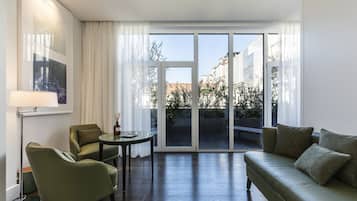 Gran Prestige Terrace Suite | 1 quarto, roupas de cama premium, edredons de pluma