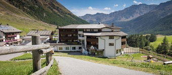 스포트호텔 쿠르즈라스