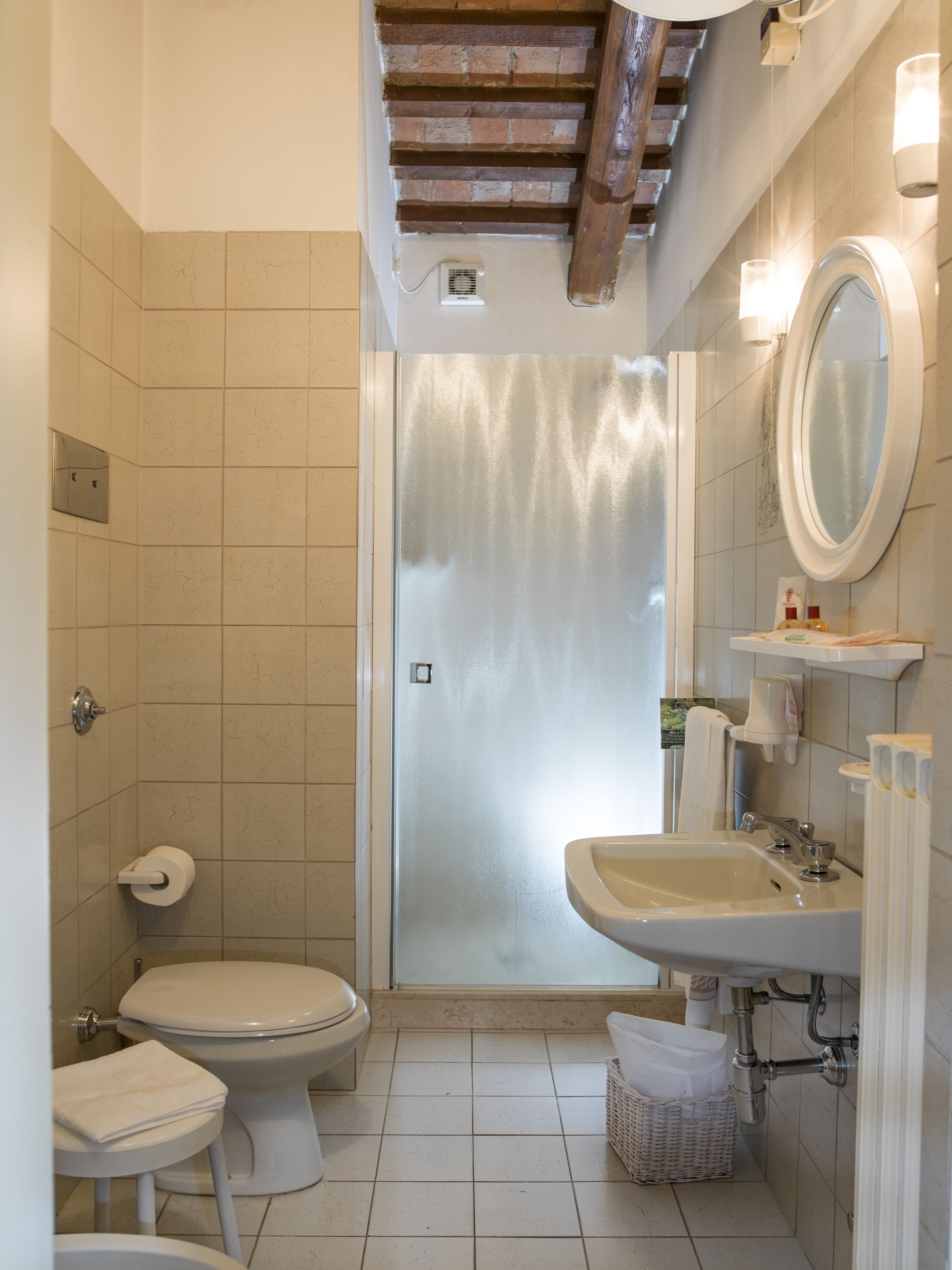 superior triple room, garden view | bathroom | shower, free toiletries, hair dryer, bidet