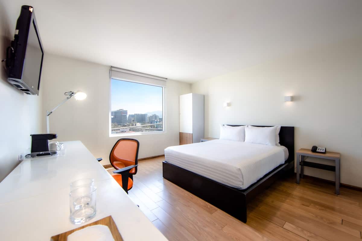 Superior Room, 1 Queen Bed | In-room safe, desk, bed sheets, wheelchair access