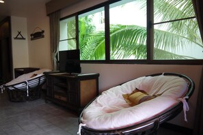 Deluxe Room | Living area - Surin Sweet Hotel (Choeng Thale)