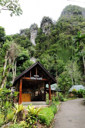 Cafe - The Vatika Resort and Spa (Krabi)
