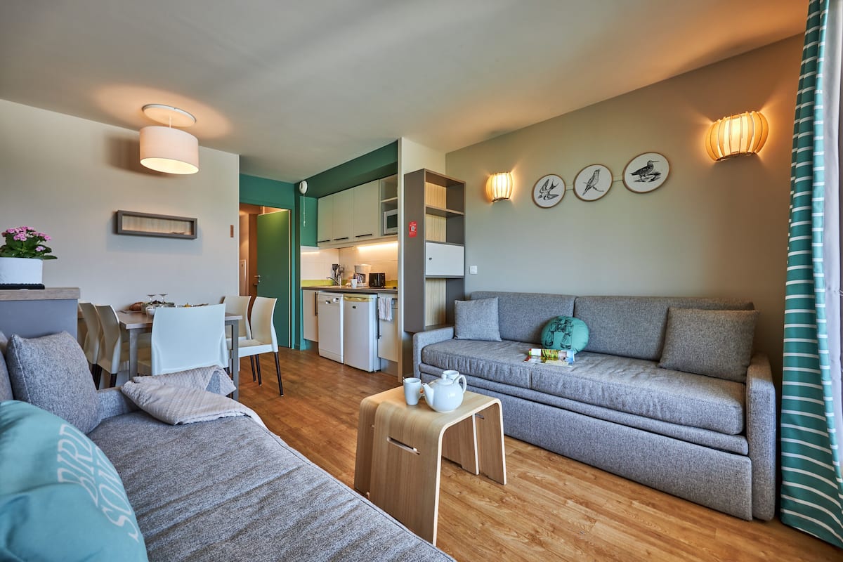 Apartment 5 people - 1 bedroom - Terrace or balcony | Living area | TV