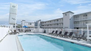 Seasonal outdoor pool